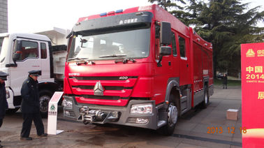 de Vrachtwagen van de de Reddingsbrand van 6m3 Sinotruk Howo met het Schuimtan en Ladder van de Watertank